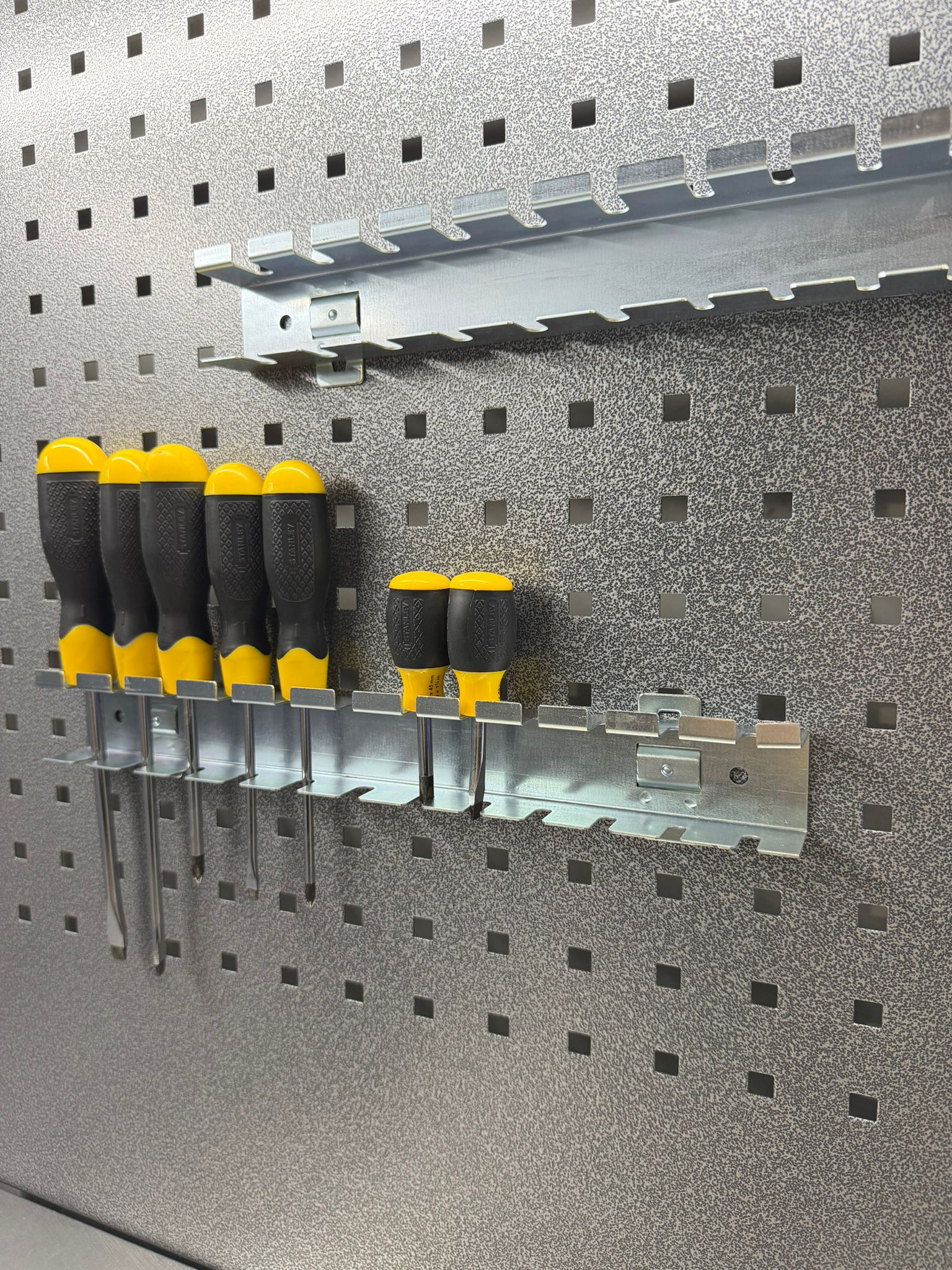 12 Slot Screwdriver Holder – Steel Pegboard Storage - GTools