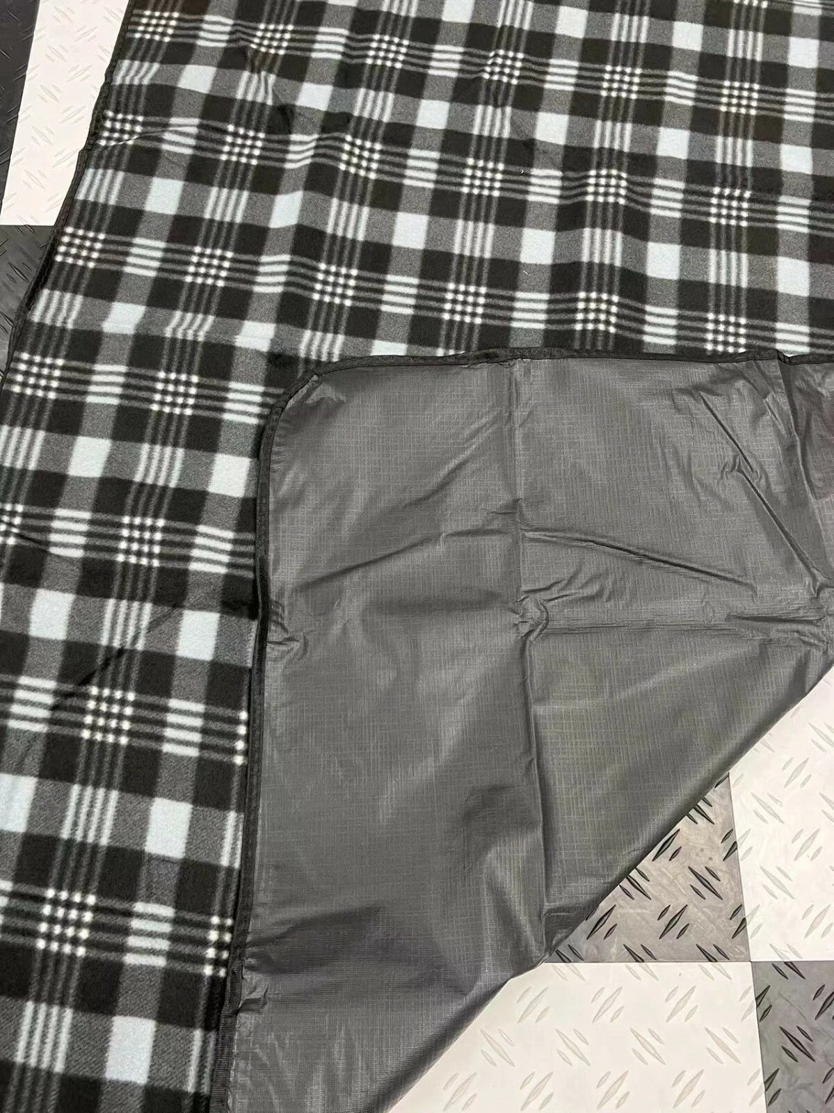 4-Person Picnic Bag Backpack with a Rug, Bottle Holder & Accessories - GTools