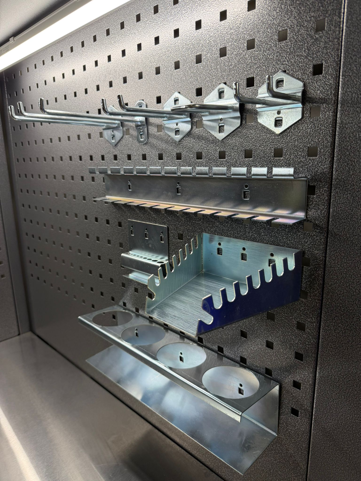 11-Piece Pegboard Accessory Set for Square Holes - Silver Finish - GTools